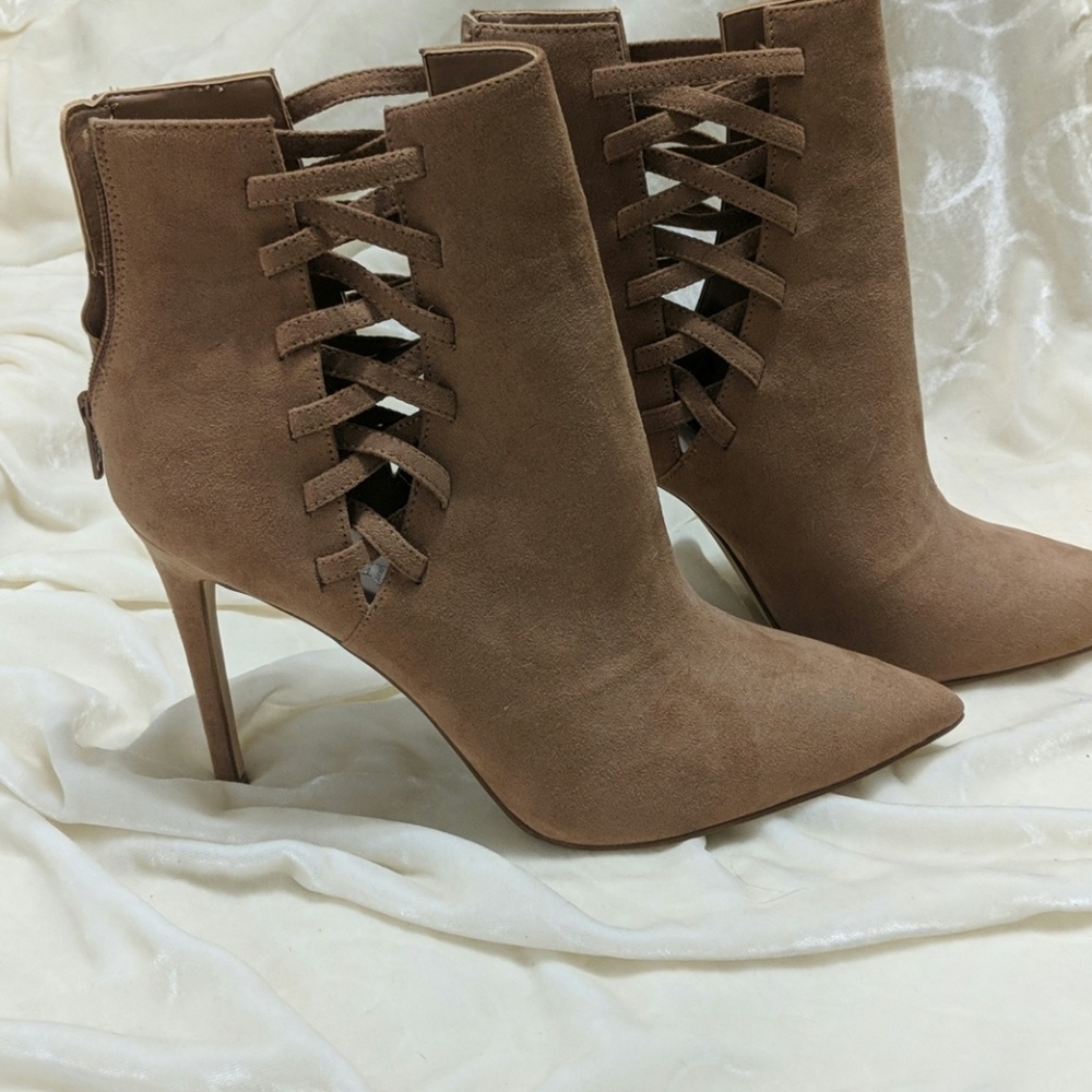 Aldo stiletto booties, like new!
